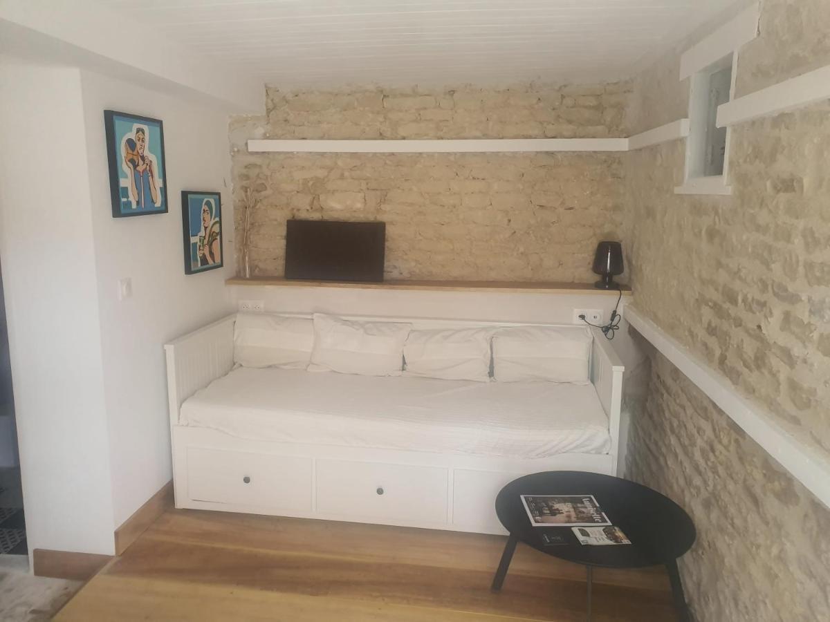 La P'Tite Ecurie Apartment Saint-Jean-de-Liversay Екстериор снимка
