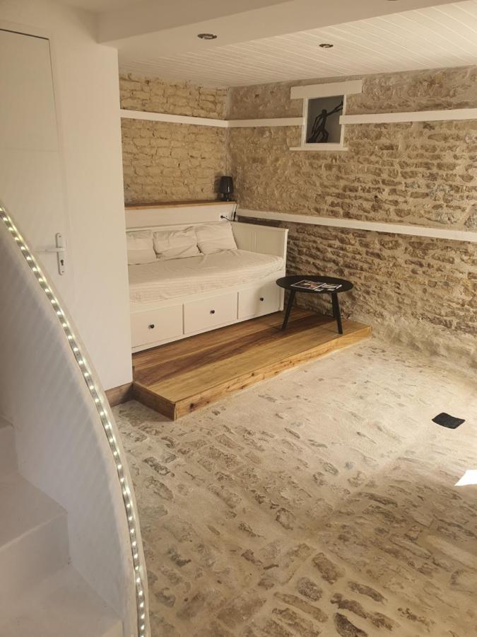 La P'Tite Ecurie Apartment Saint-Jean-de-Liversay Екстериор снимка