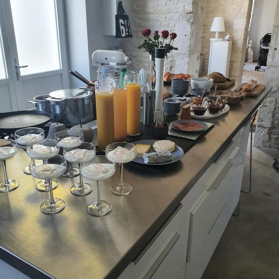 La P'Tite Ecurie Apartment Saint-Jean-de-Liversay Екстериор снимка