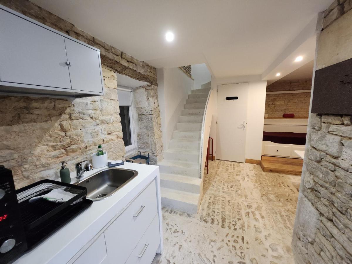 La P'Tite Ecurie Apartment Saint-Jean-de-Liversay Екстериор снимка