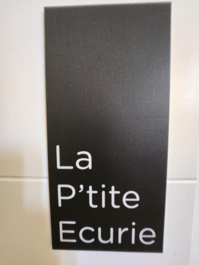 La P'Tite Ecurie Apartment Saint-Jean-de-Liversay Екстериор снимка